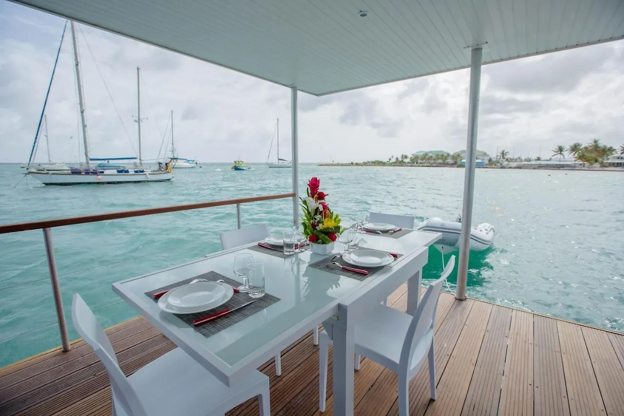 Botel Aqualodge, Les Saintes, Terre De Haut