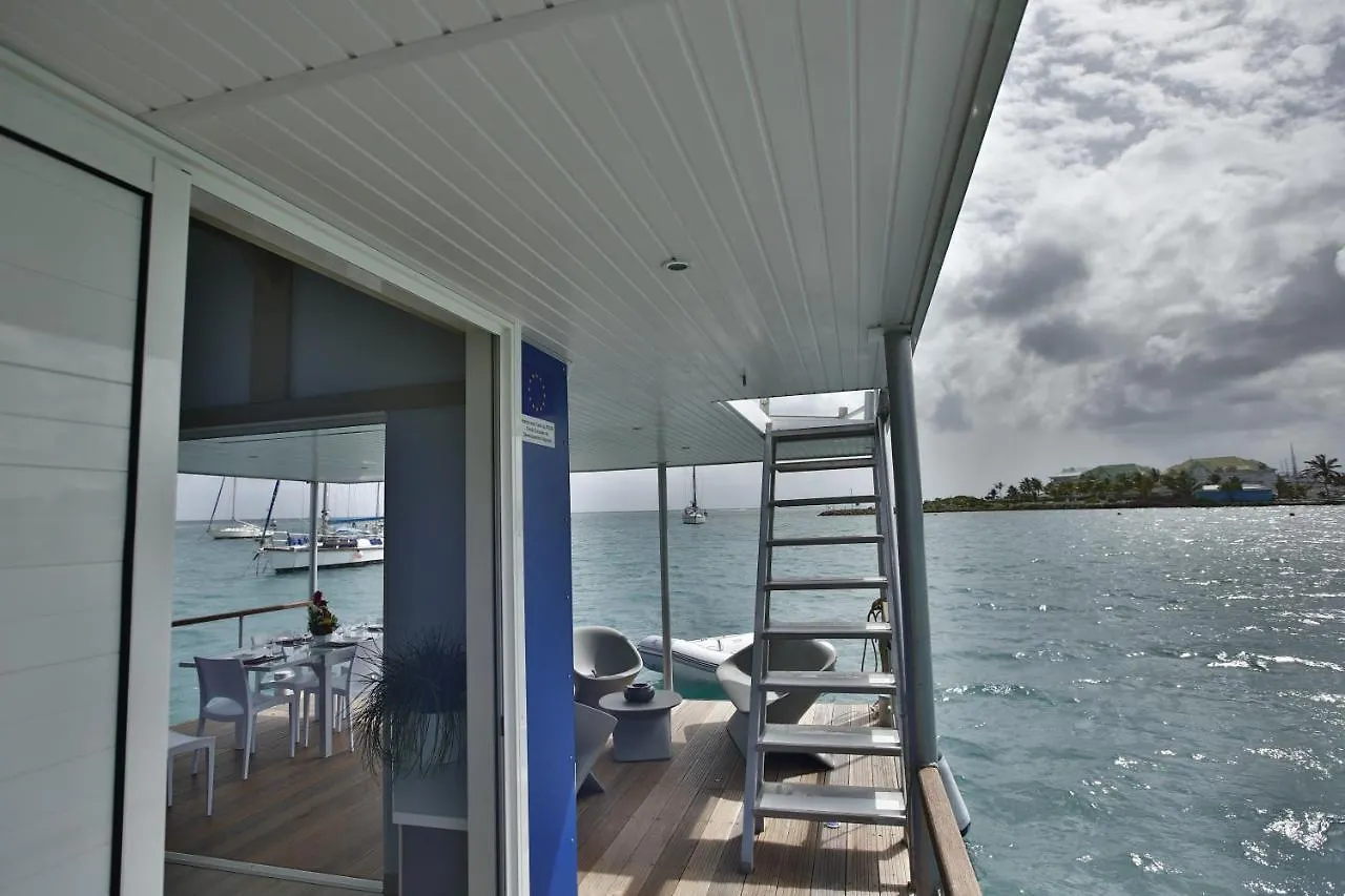 Πλωτό κατάλυμα Aqualodge, Les Saintes, Terre De Haut